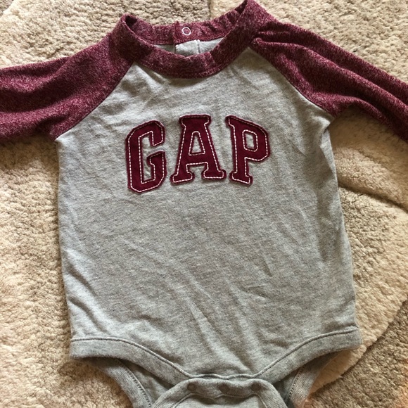 Gap onesies bundle - Picture 2 of 5